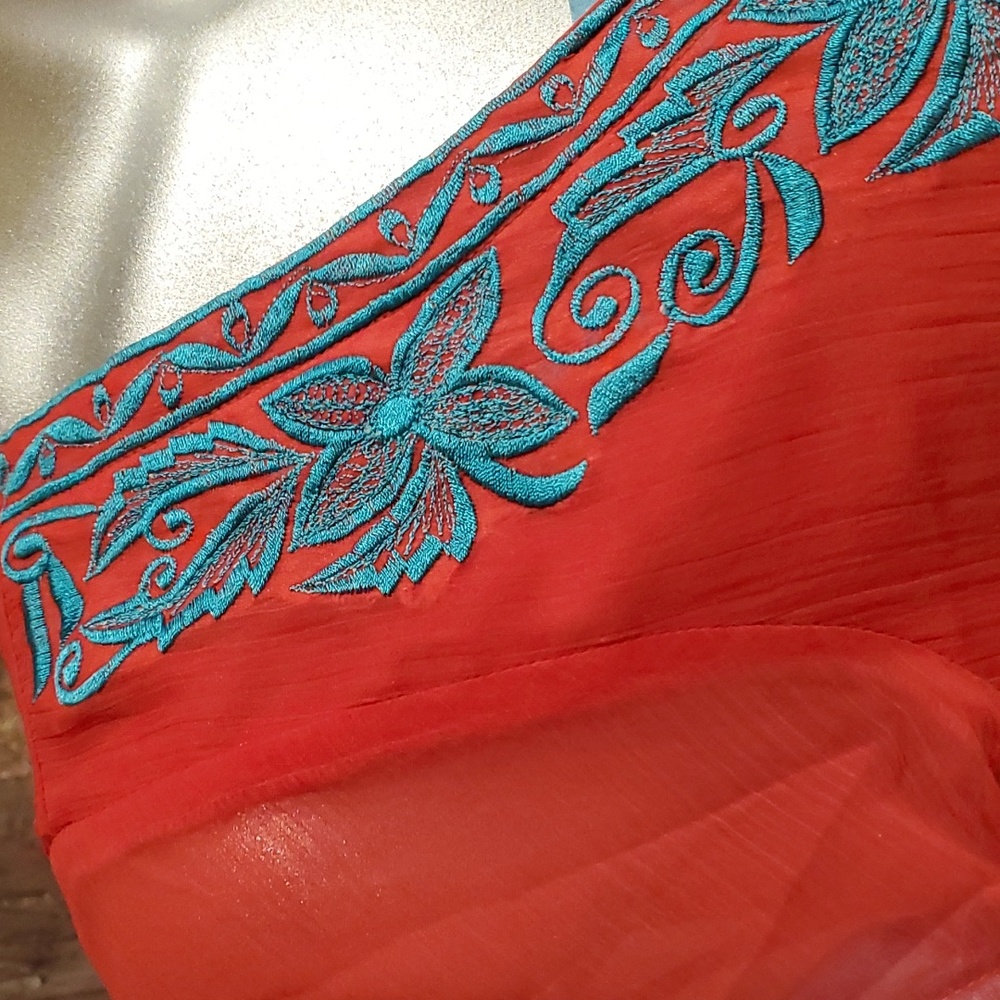 NWT Silk Kurta Pink with Blue Embroidery Women S - Picture 4 of 7